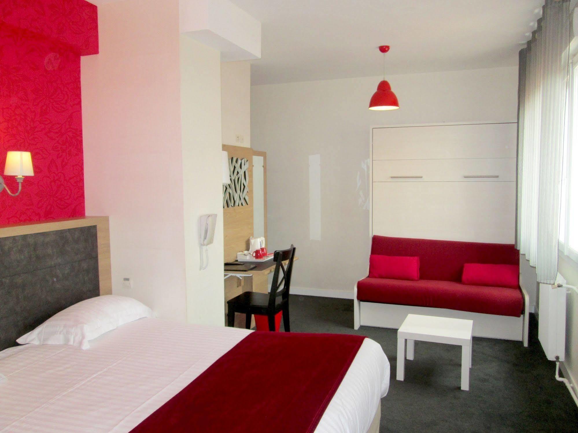 Hotel Calme Des Pins & Spa Les Sables-dʼOlonne Exteriör bild