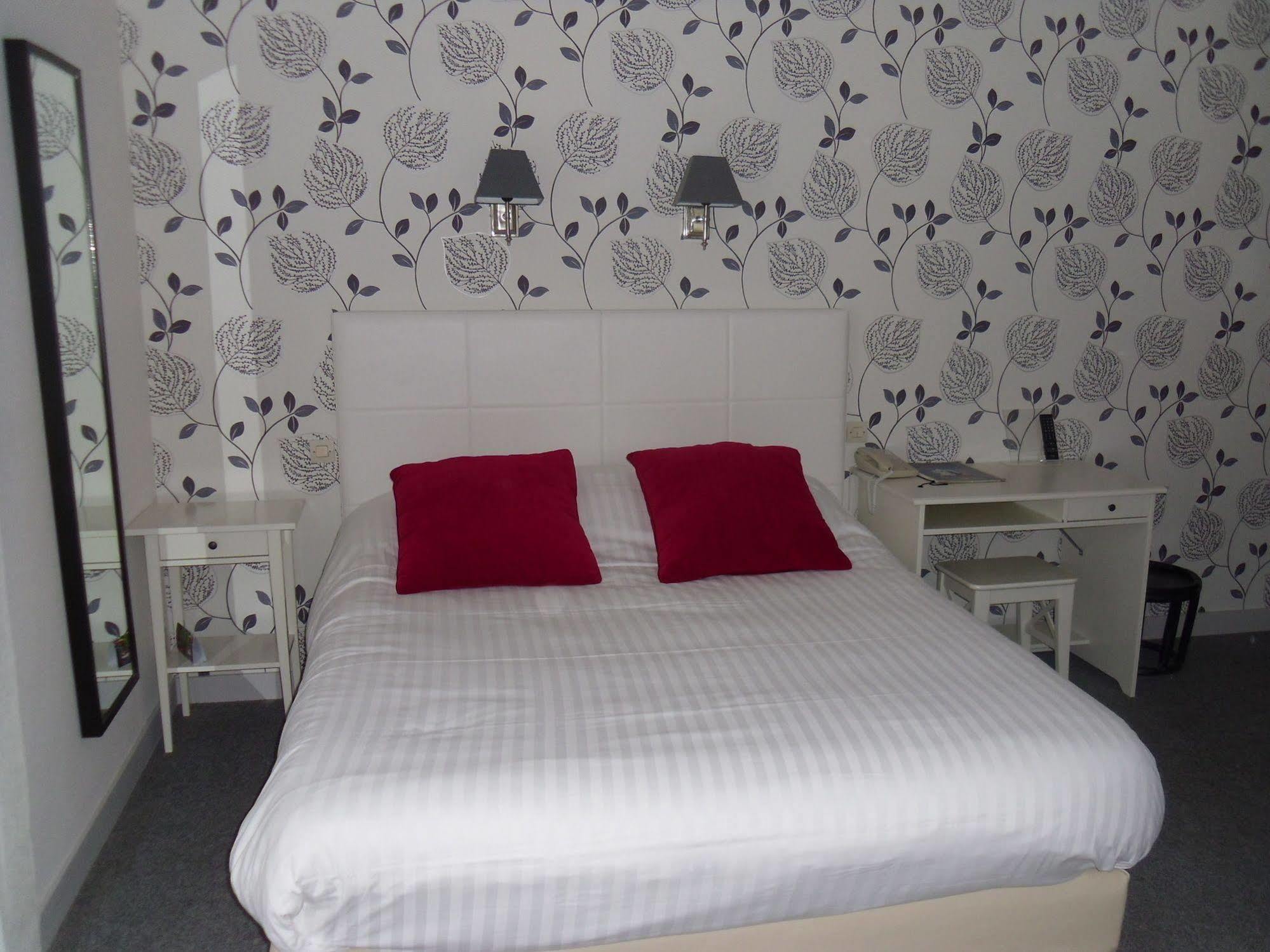Hotel Calme Des Pins & Spa Les Sables-dʼOlonne Exteriör bild