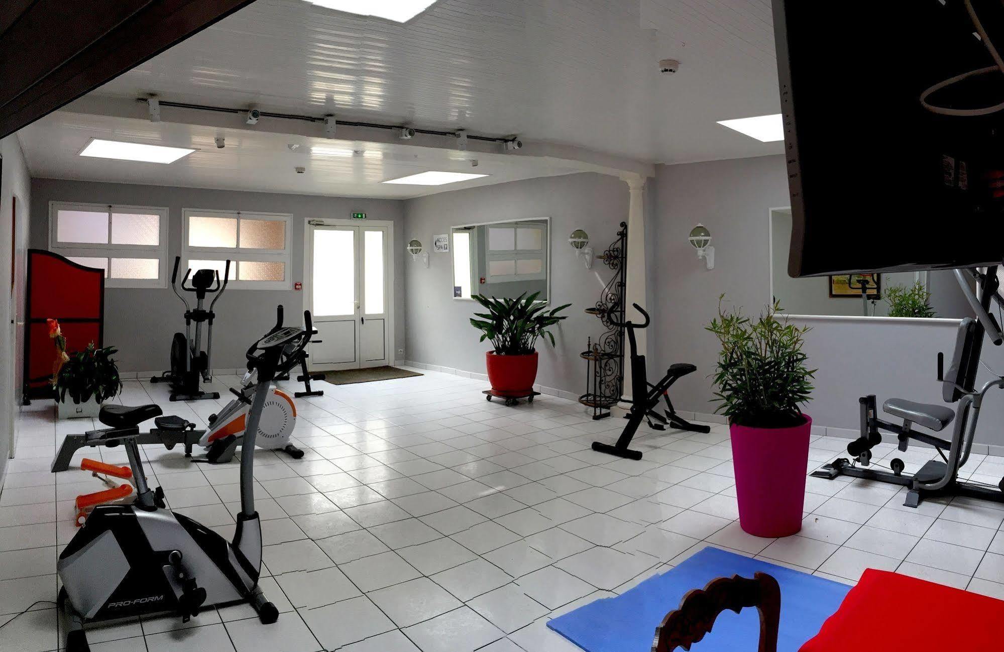 Hotel Calme Des Pins & Spa Les Sables-dʼOlonne Exteriör bild